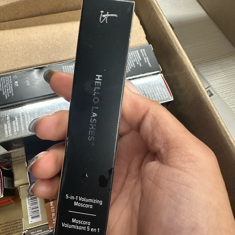 IT Cosmetics Black Mascara full size